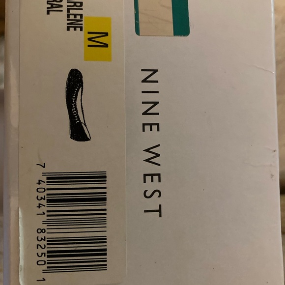 Nine West flat shoes - Picture 3 of 4